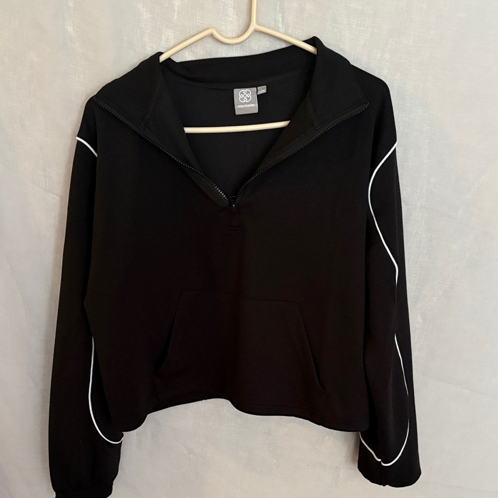 Daisy Fuentes Black Sweatshirt with White Trim